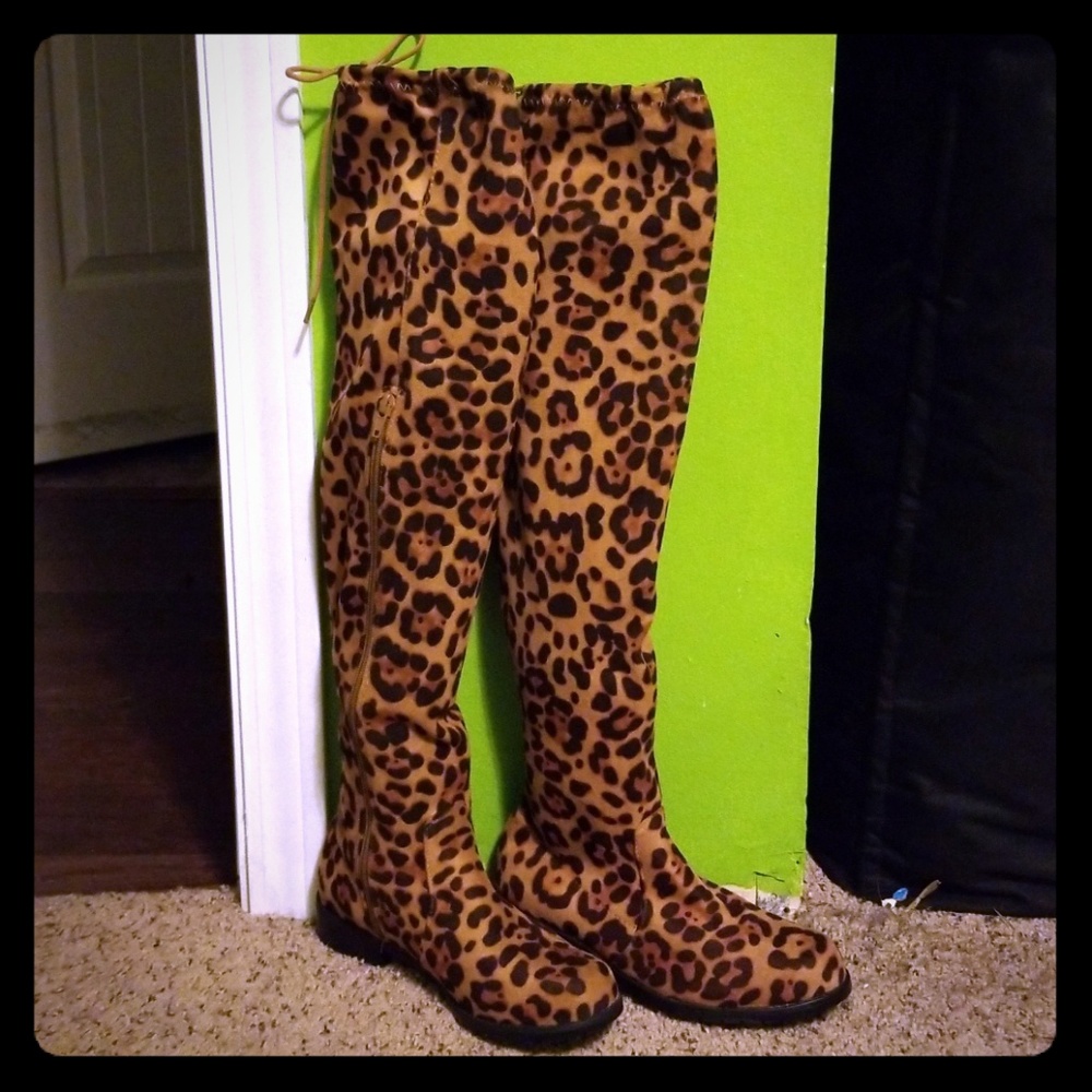 🆕️ BAMBOO Girls Leopard boot size 6.5